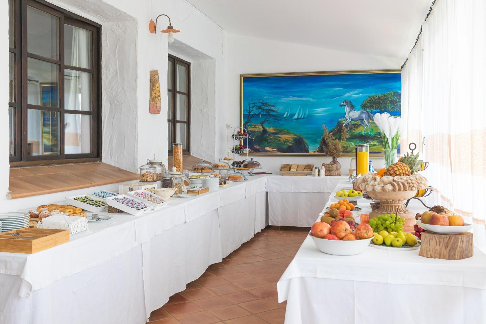 Hotel Ristorante S'Astore Benetutti Екстериор снимка