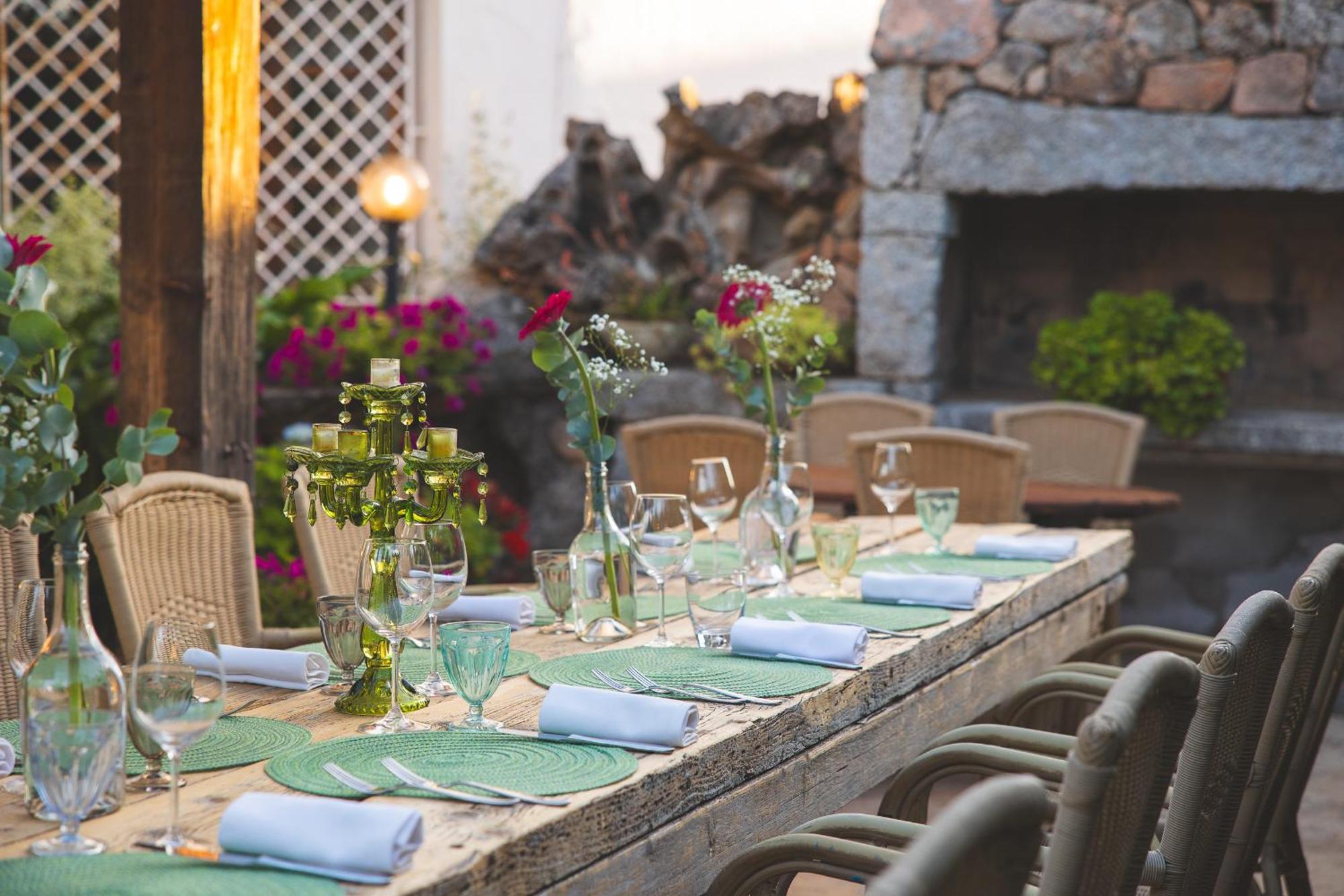 Hotel Ristorante S'Astore Benetutti Екстериор снимка