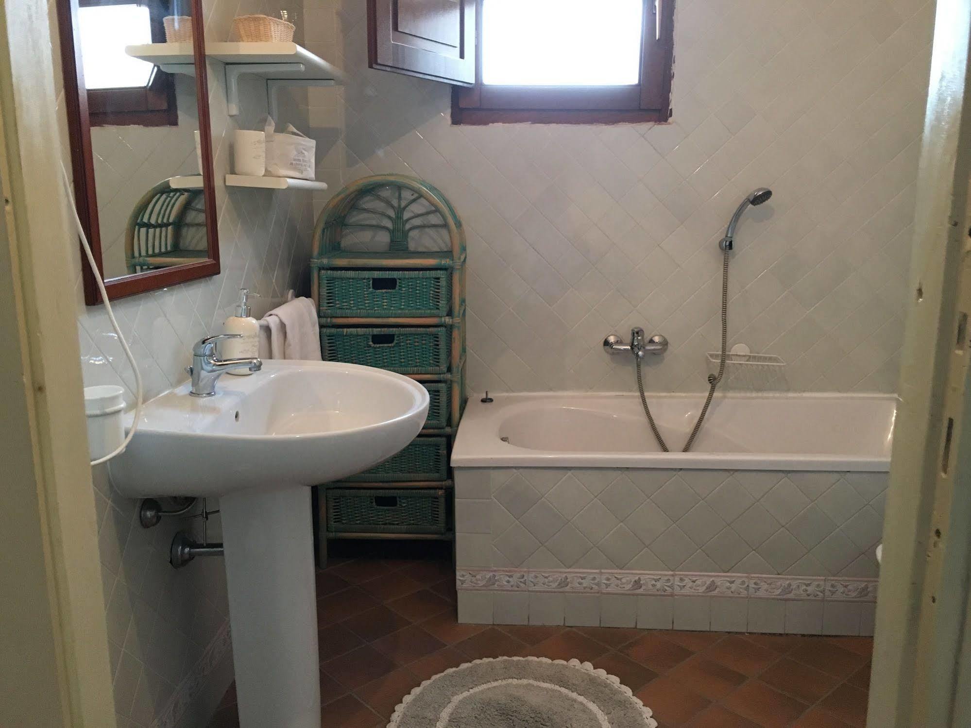 Hotel Ristorante S'Astore Benetutti Екстериор снимка